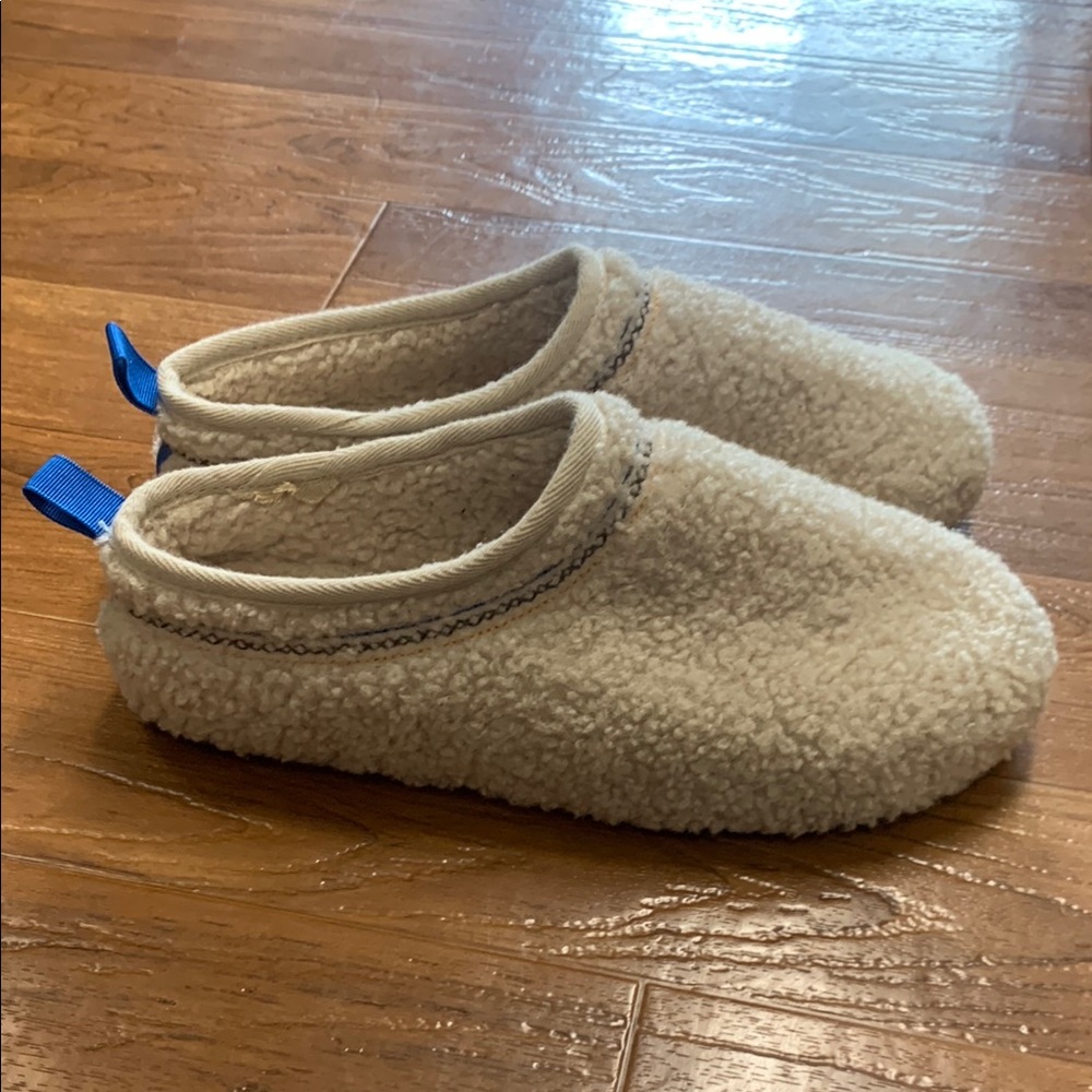 Bombas Cozy Shearling Slip-On Slippers